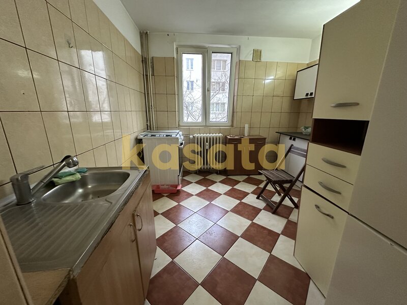 Raul Doamnei, 3 camere, etaj intermediar, bloc anvelopat